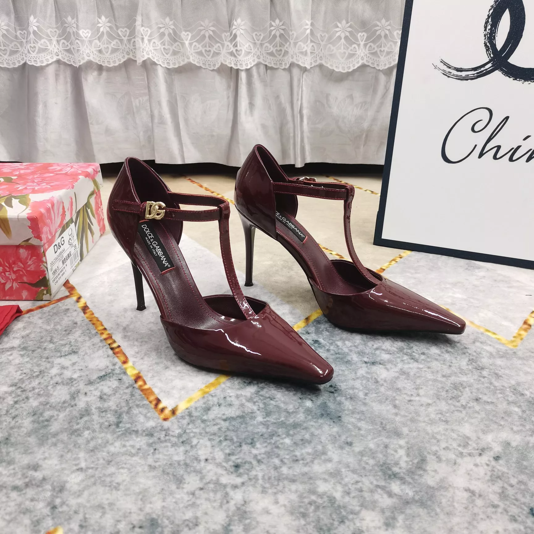 Dolce & Gabbana D&G Sandal For Women Trendsetting 2500