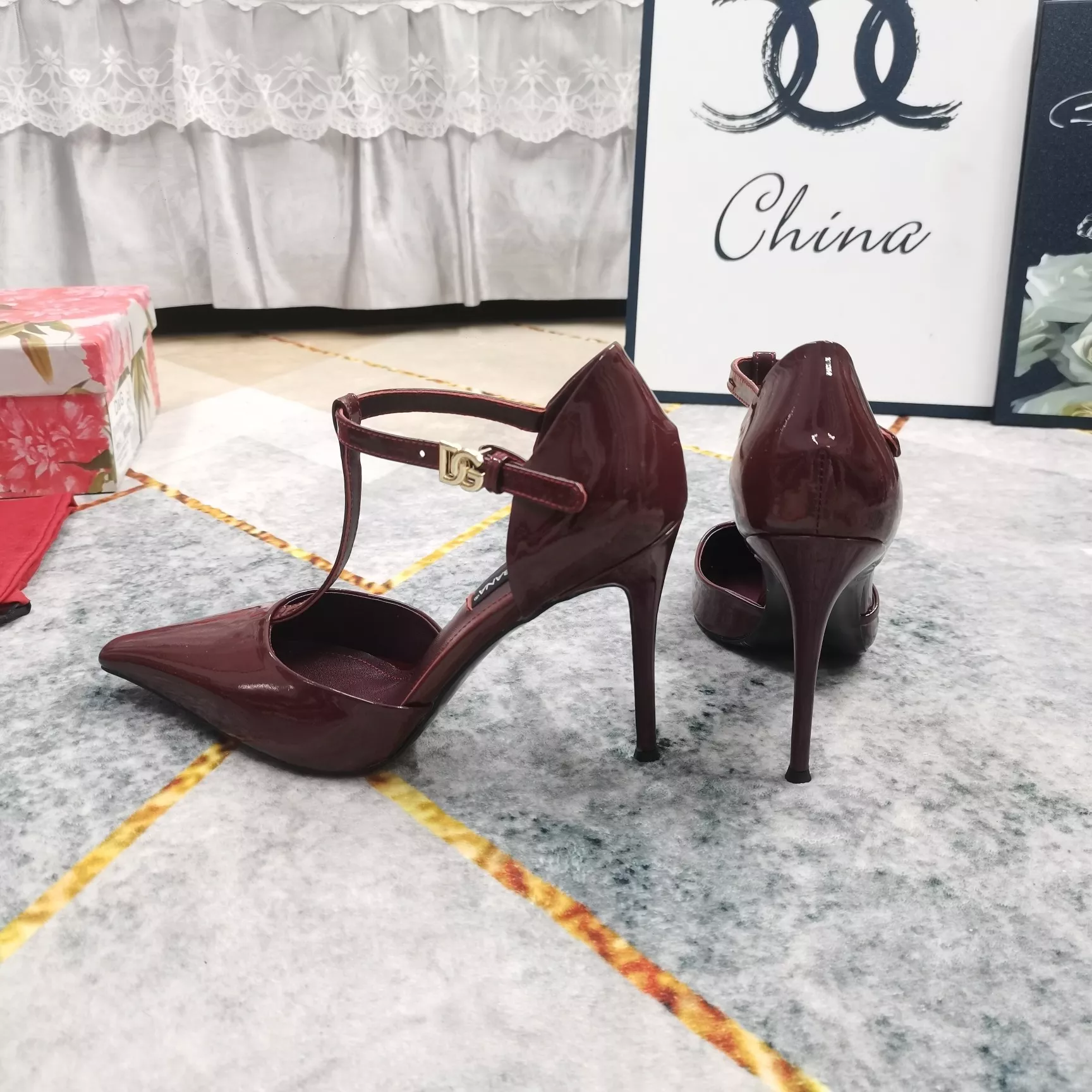 Dolce & Gabbana D&G Sandal For Women Trendsetting 2500