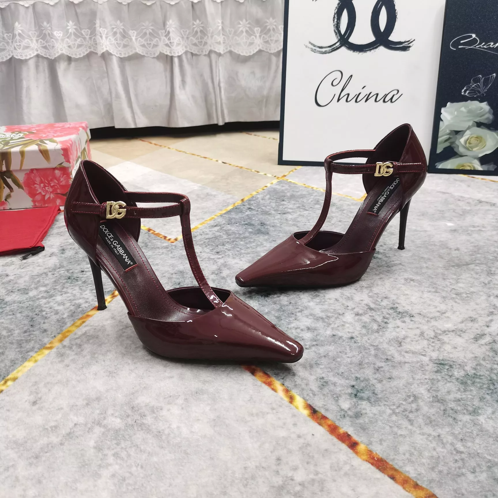 Dolce & Gabbana D&G Sandal For Women Trendsetting 2500