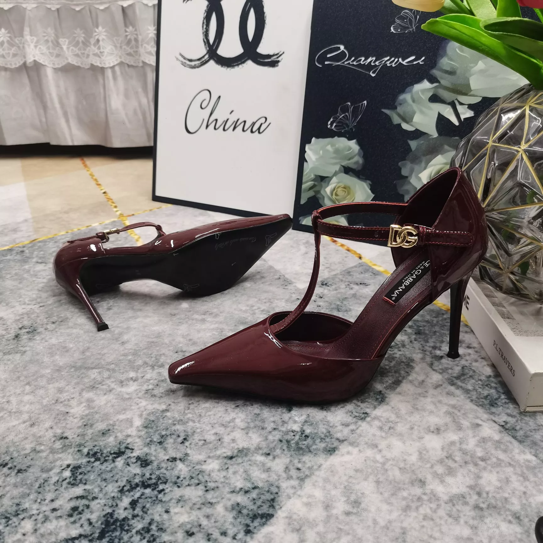 Dolce & Gabbana D&G Sandal For Women Trendsetting 2500