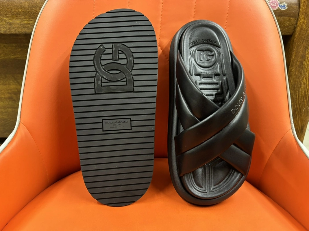 Dolce & Gabbana D&G Slippers For Men Bold 2753