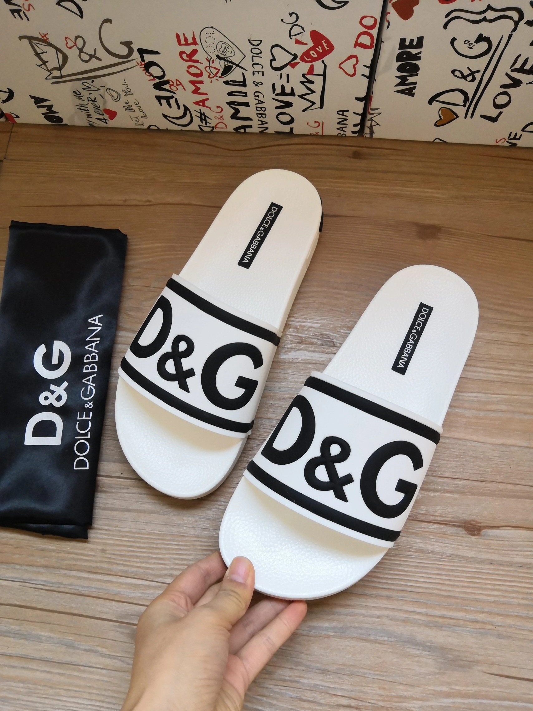 Dolce & Gabbana D&G Slippers For Men Sophisticated 2076