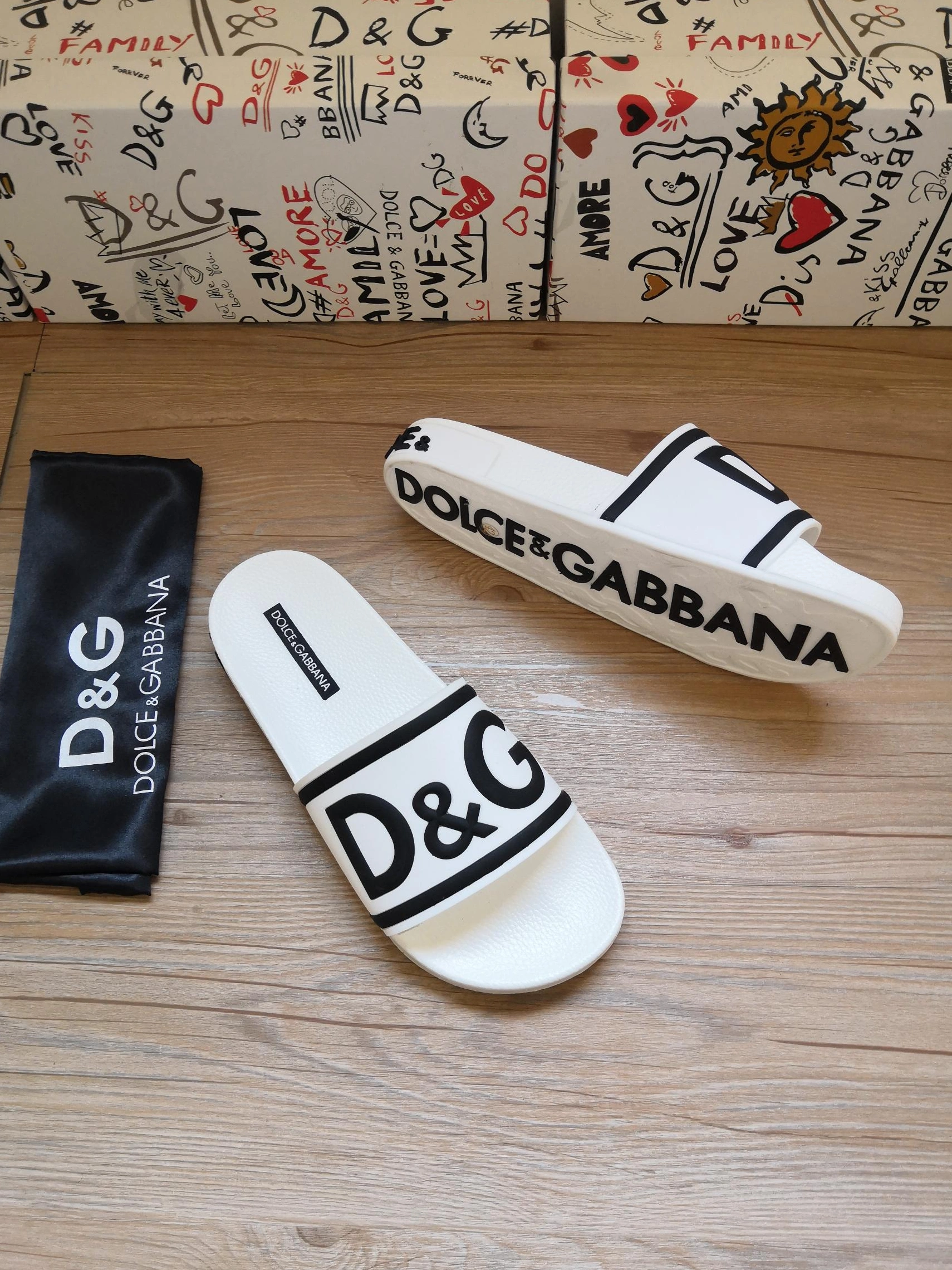 Dolce & Gabbana D&G Slippers For Men Sophisticated 2076