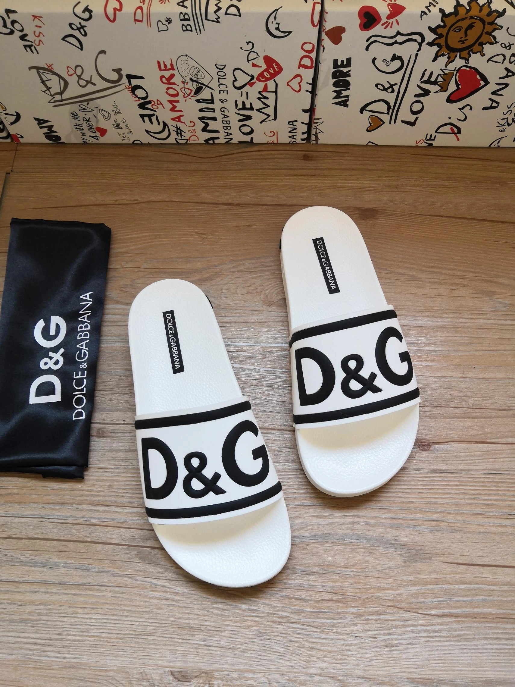 Dolce & Gabbana D&G Slippers For Men Sophisticated 2076