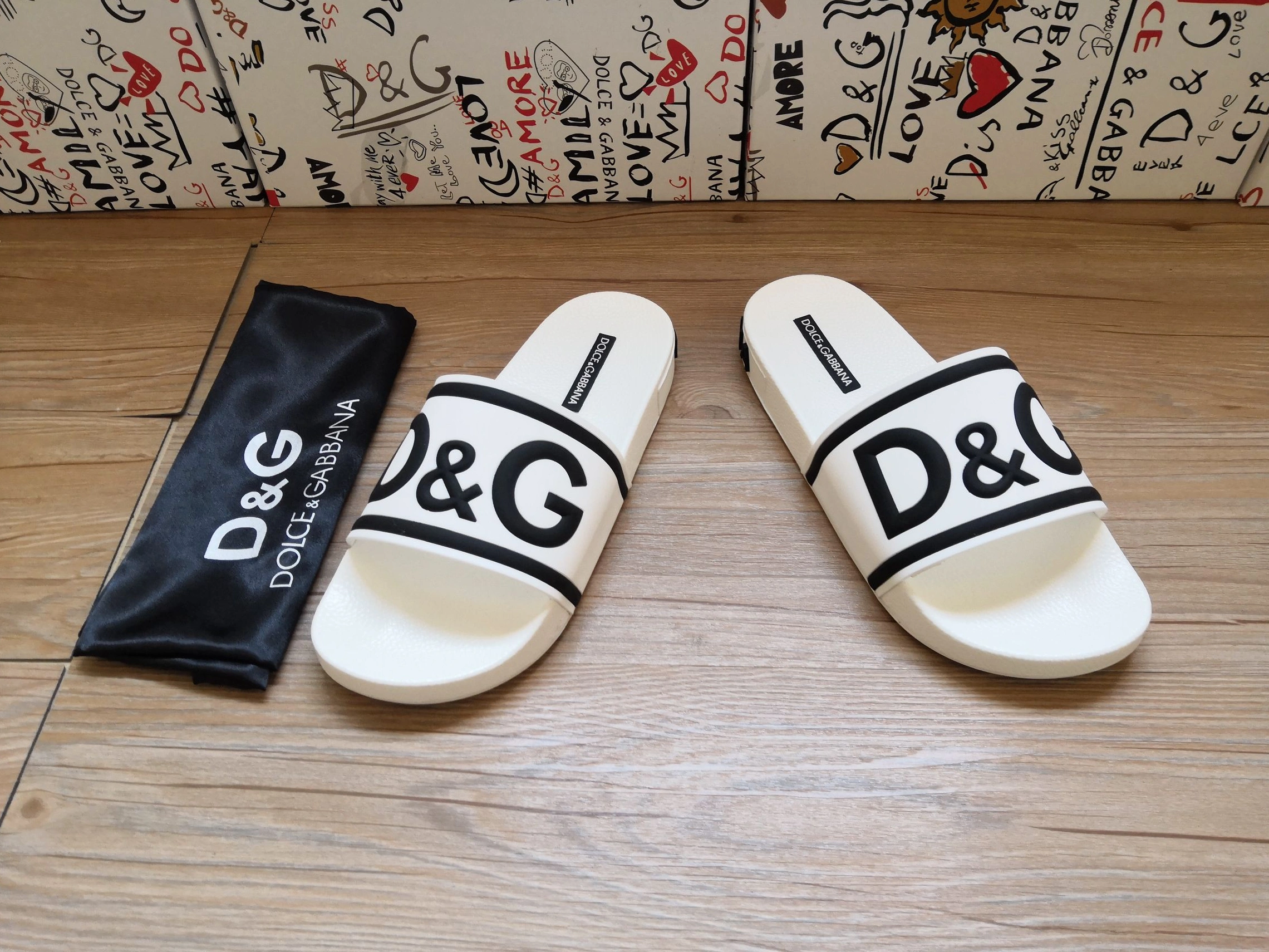 Dolce & Gabbana D&G Slippers For Men Sophisticated 2076