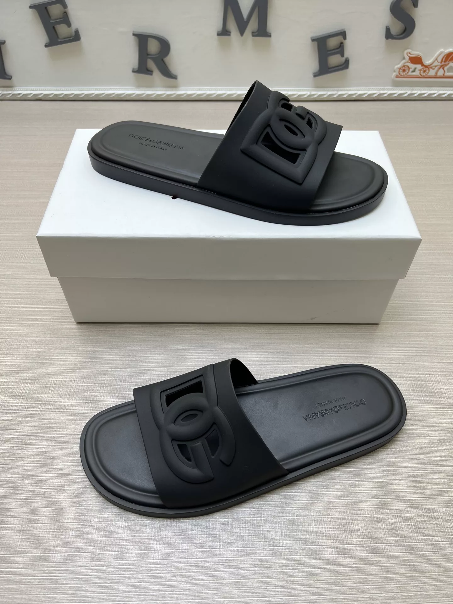 Dolce & Gabbana D&G Slippers For Men Sophisticated 5923