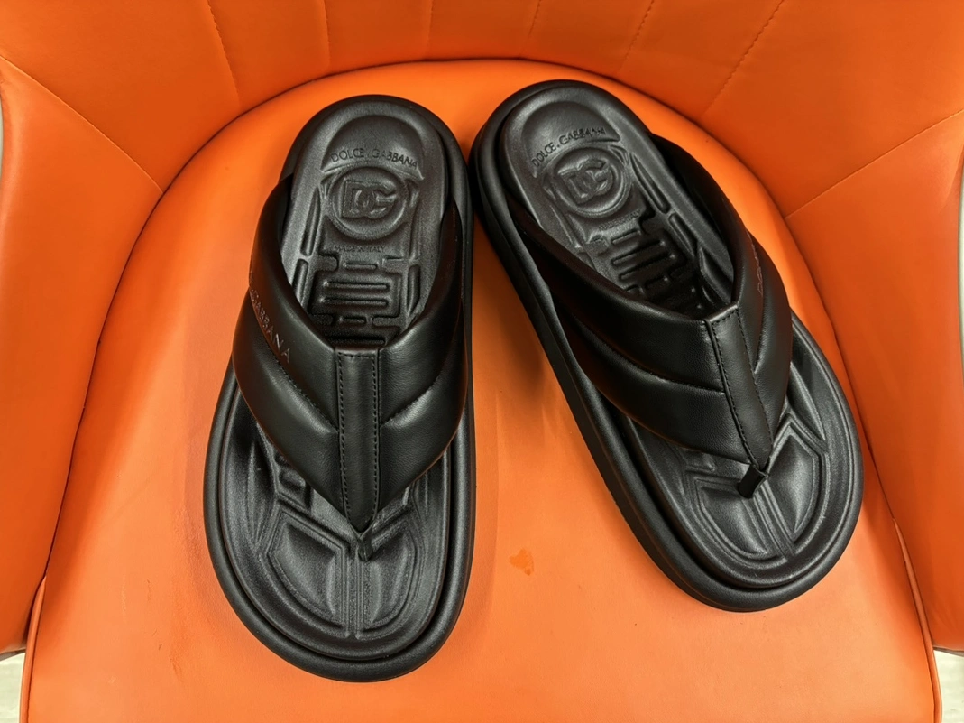 Dolce & Gabbana D&G Slippers For Men Sophisticated 8048