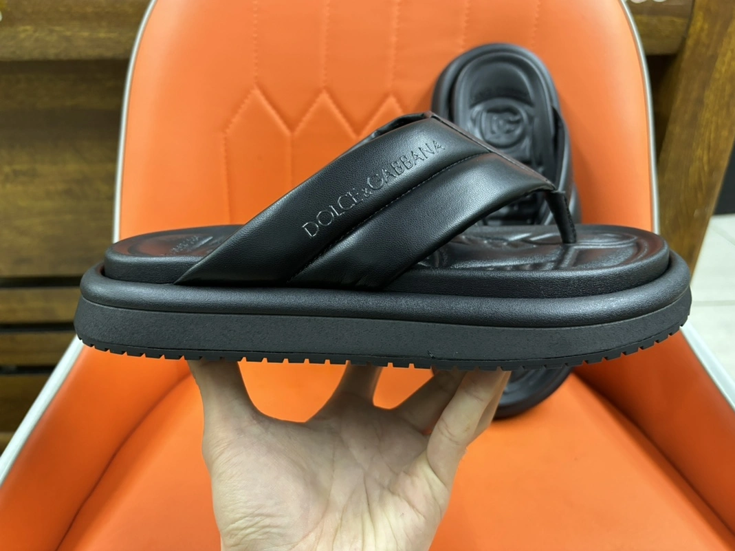 Dolce & Gabbana D&G Slippers For Men Sophisticated 8048