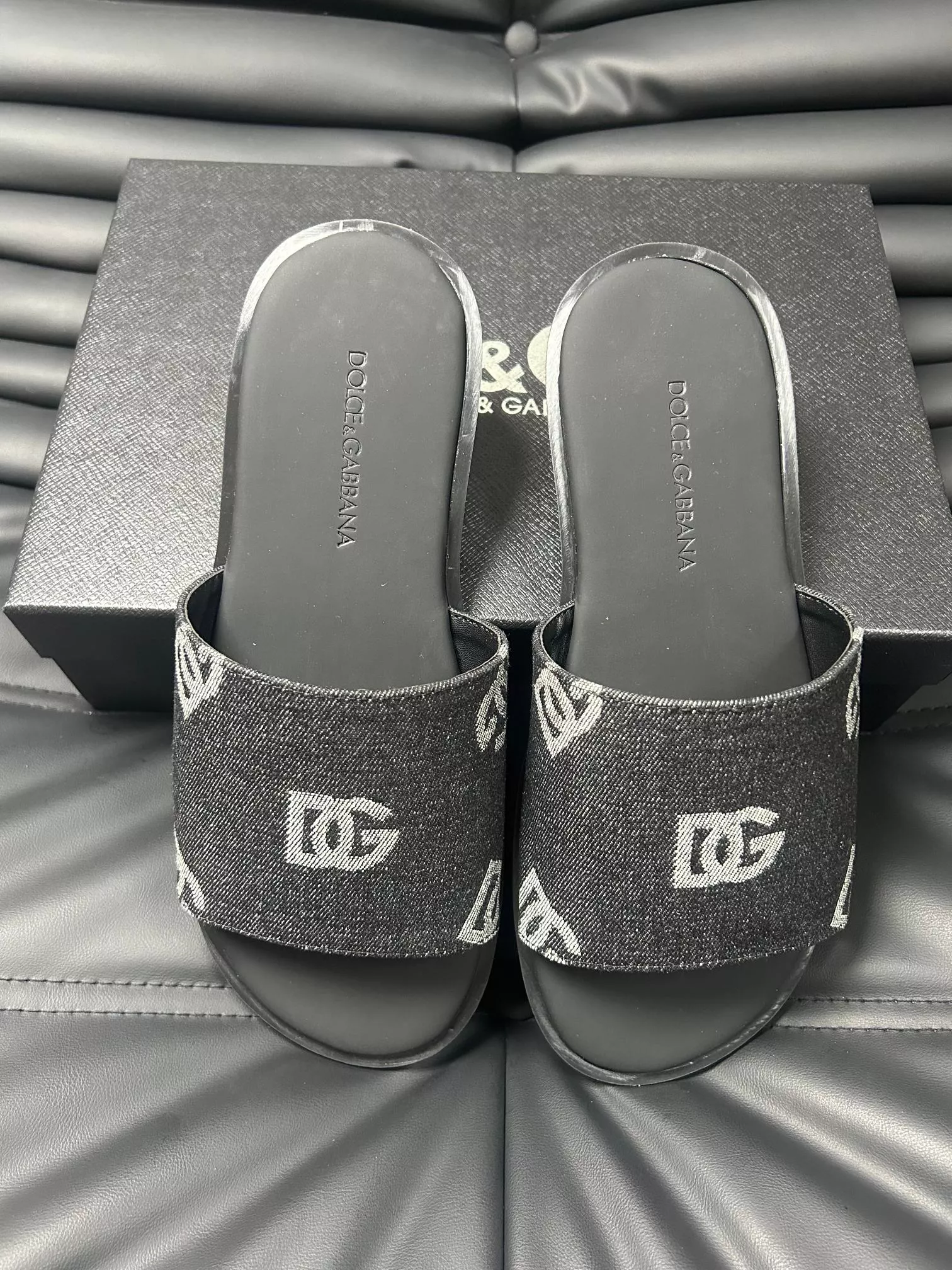 Dolce & Gabbana D&G Slippers For Men Sophisticated 9242