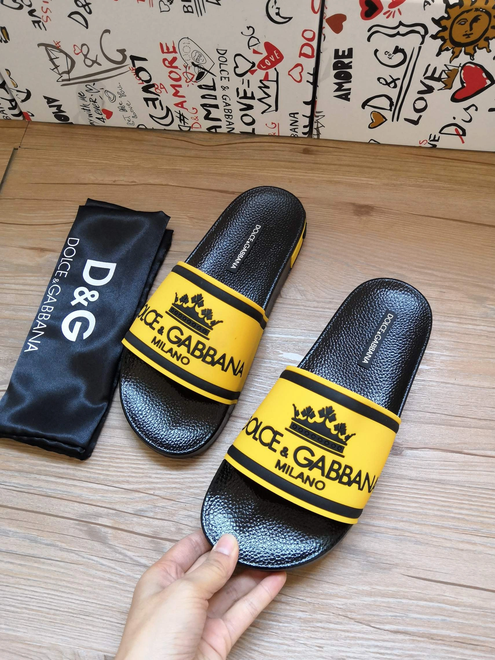 Dolce & Gabbana D&G Slippers For Men Vibrant 642