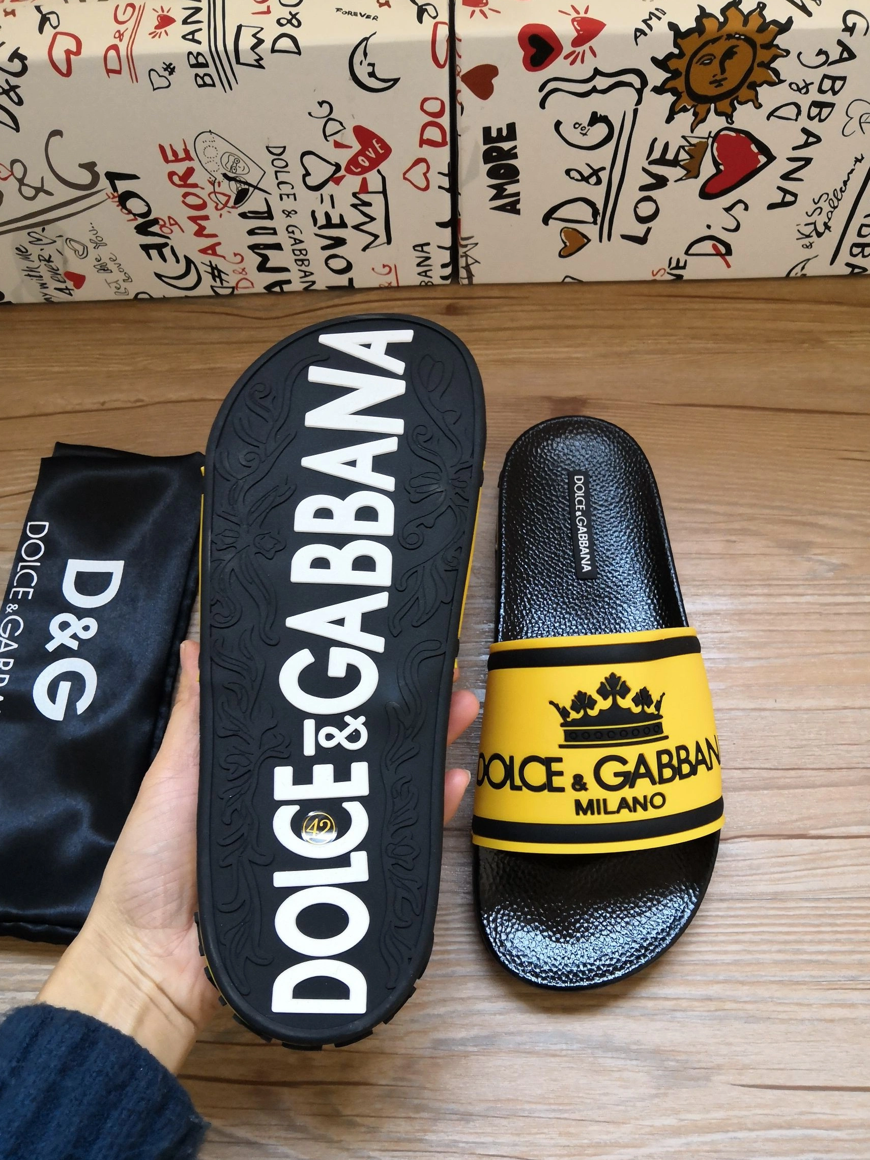Dolce & Gabbana D&G Slippers For Men Vibrant 642