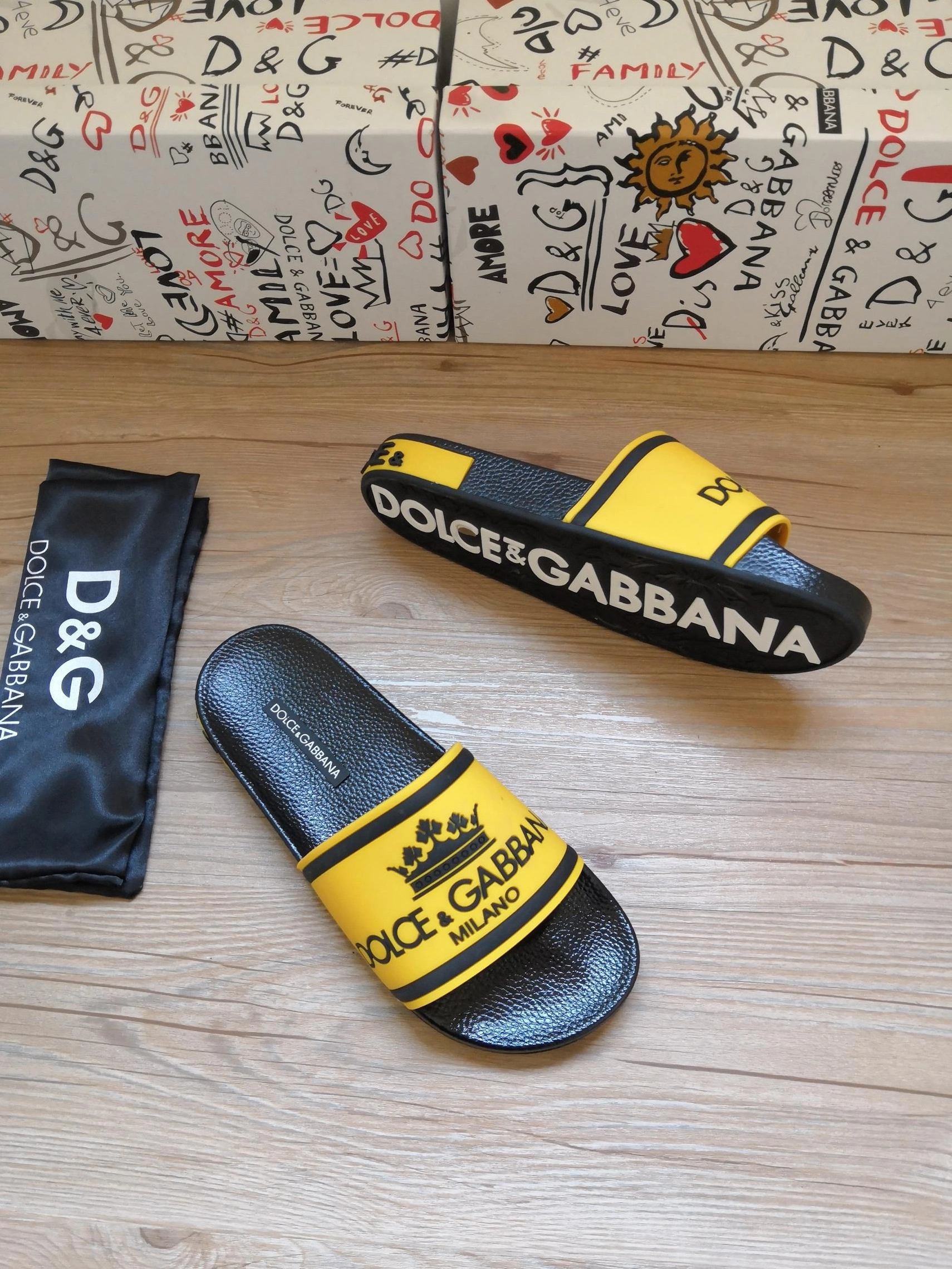 Dolce & Gabbana D&G Slippers For Men Vibrant 642