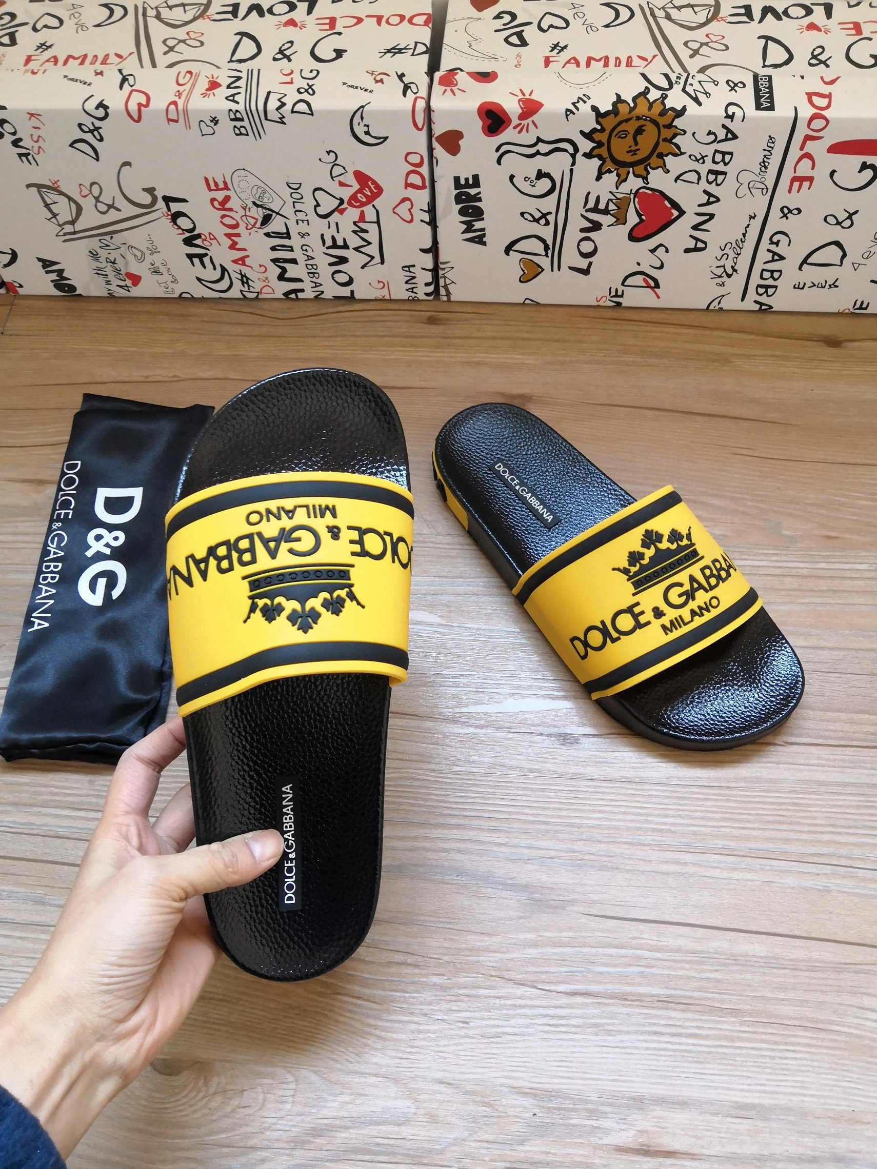 Dolce & Gabbana D&G Slippers For Men Vibrant 642