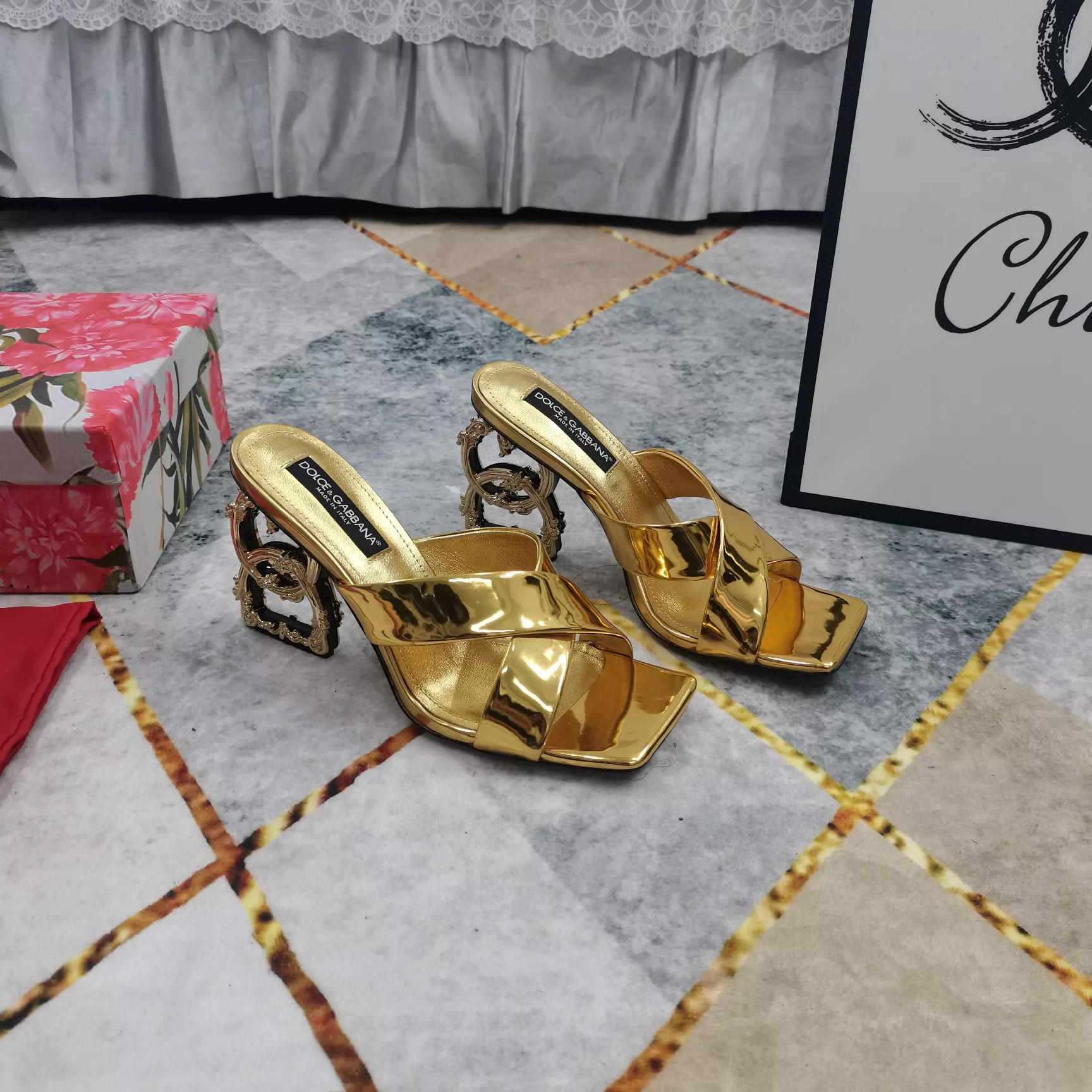 Dolce & Gabbana D&G Slippers For Women Versatile 6665