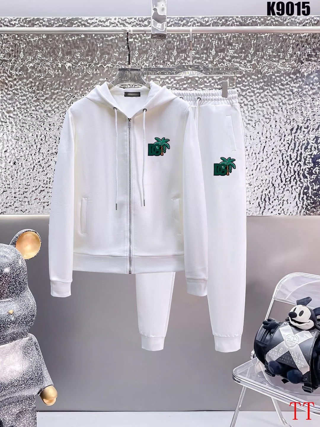 Dolce & Gabbana D&G Tracksuits Long Sleeved For Men Refined 5357