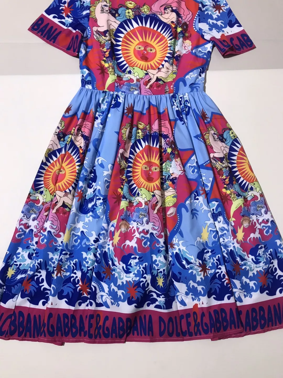 Dolce & Gabbana Dresses Short Sleeved For Women Modern 6010