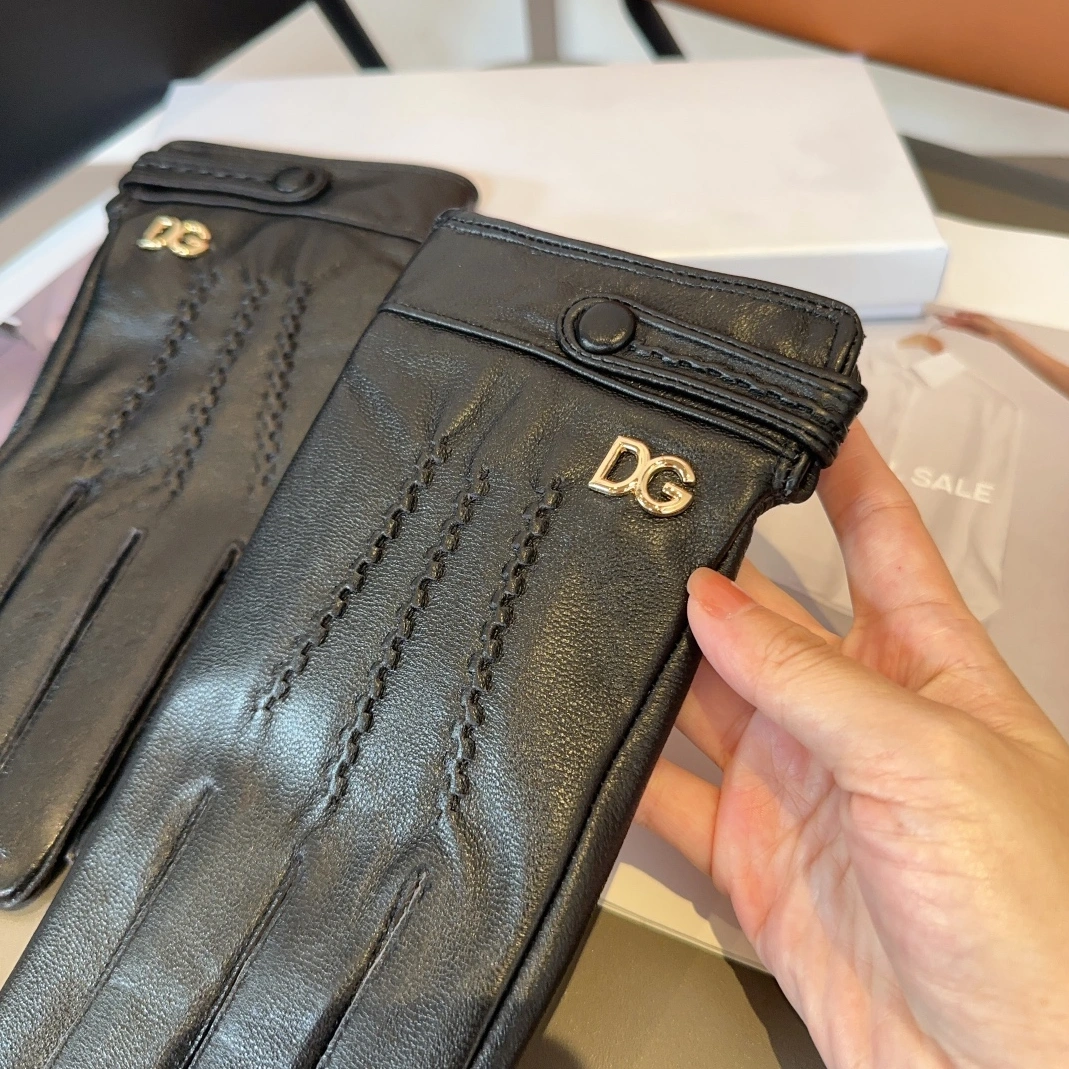 Dolce & Gabbana Gloves For Men Efficient 7170