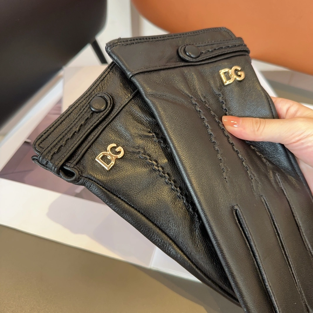 Dolce & Gabbana Gloves For Men Efficient 7170