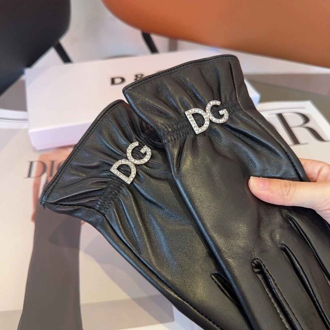 Dolce & Gabbana Gloves For Women AllSeason 1064