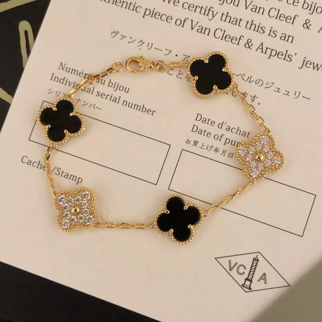 Durable 1060 Van Cleef & Arpels Bracelets