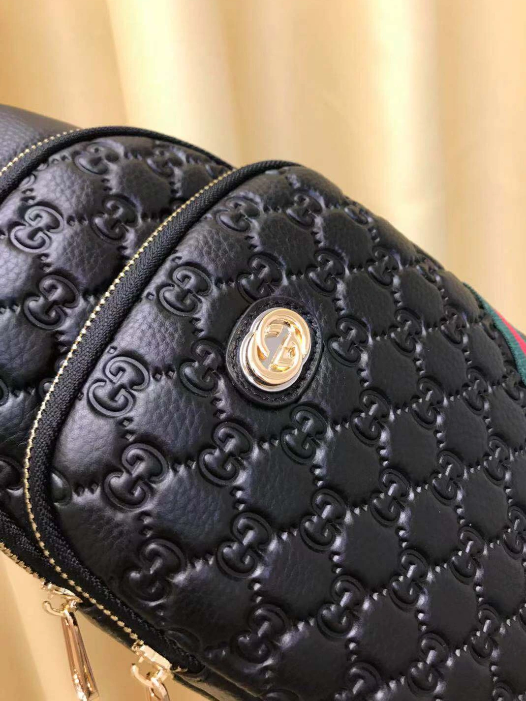 Durable 1075 Gucci AAA Man Messenger Bags