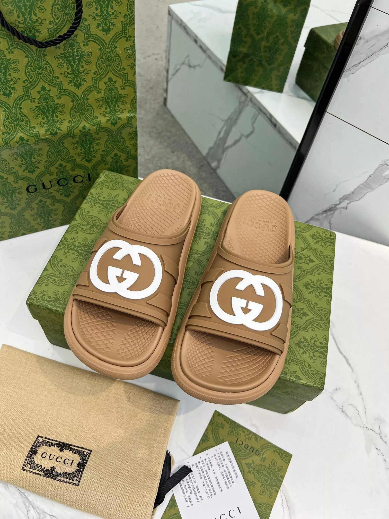 Durable 1077 Gucci Slippers For Men
