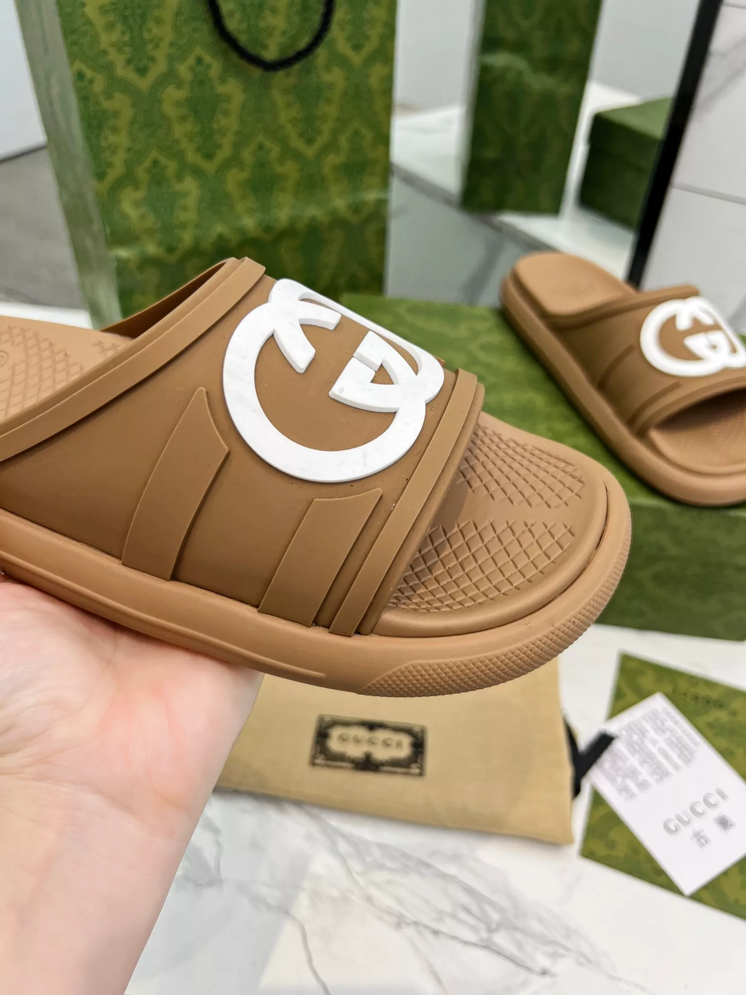 Durable 1077 Gucci Slippers For Men