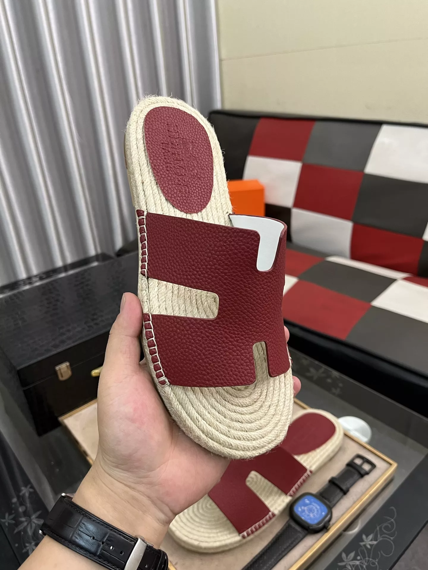 Durable 1129 Hermes Slippers For Men