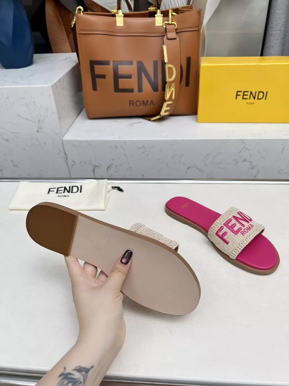 Durable 1157 Fendi Slippers For Women