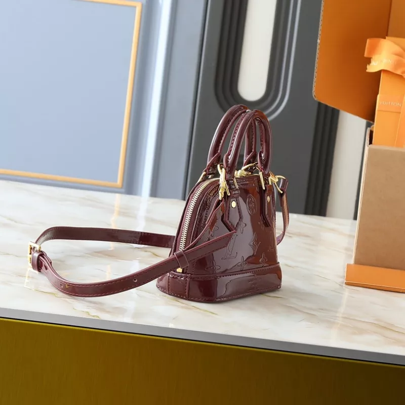 Durable 1160 Louis Vuitton Messenger Bags For Women