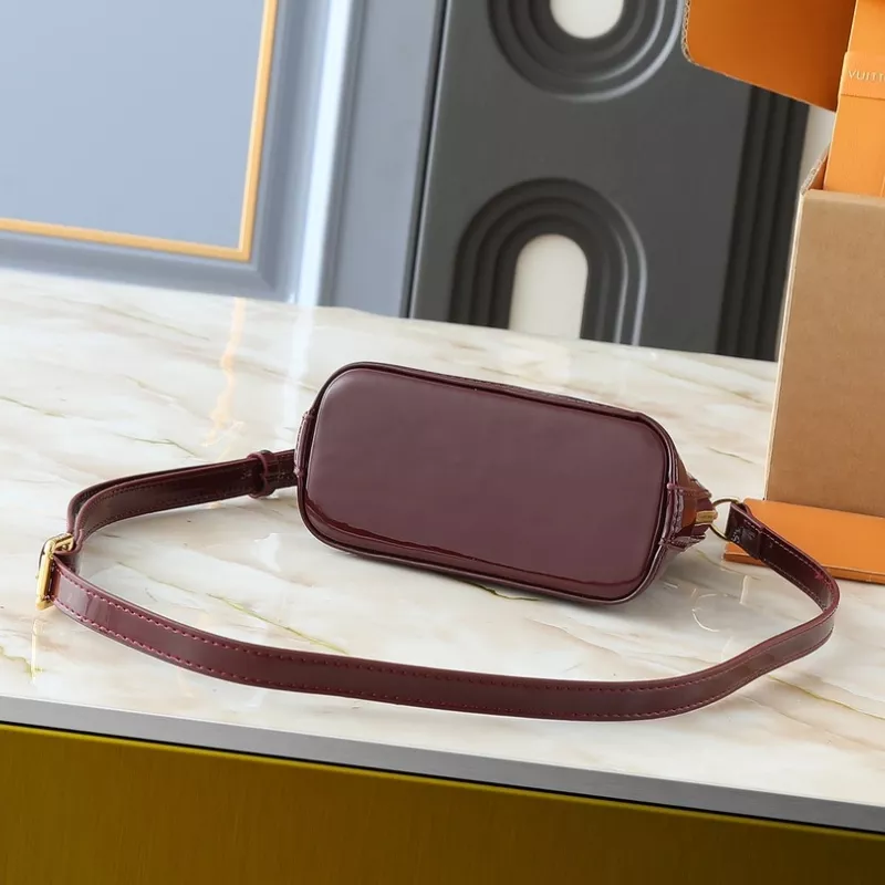 Durable 1160 Louis Vuitton Messenger Bags For Women
