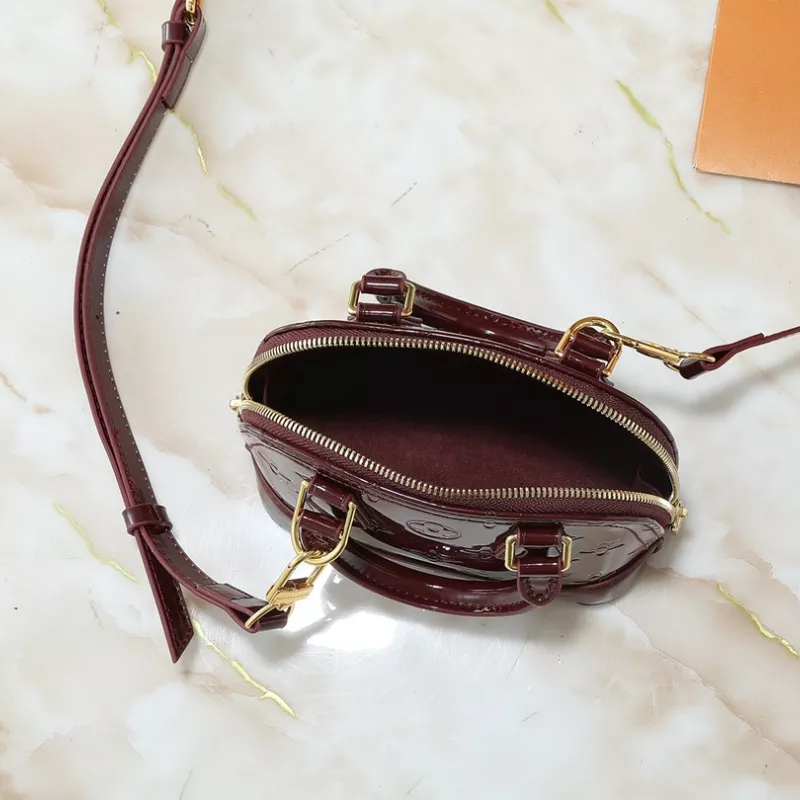Durable 1160 Louis Vuitton Messenger Bags For Women