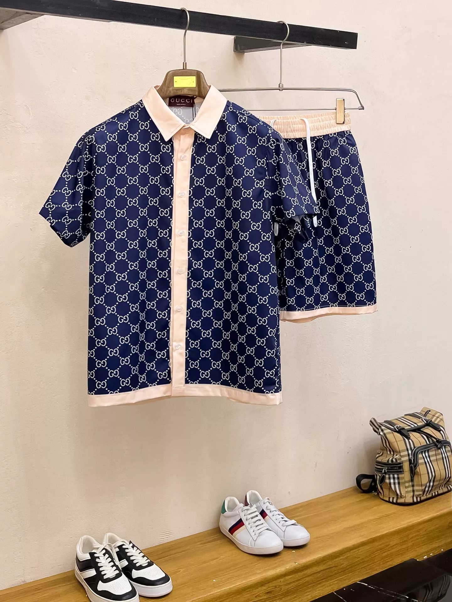 Durable 1298 Gucci Tracksuits Short Sleeved For Men