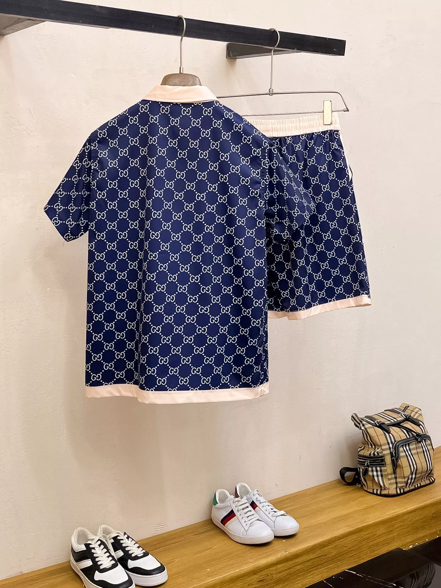 Durable 1298 Gucci Tracksuits Short Sleeved For Men