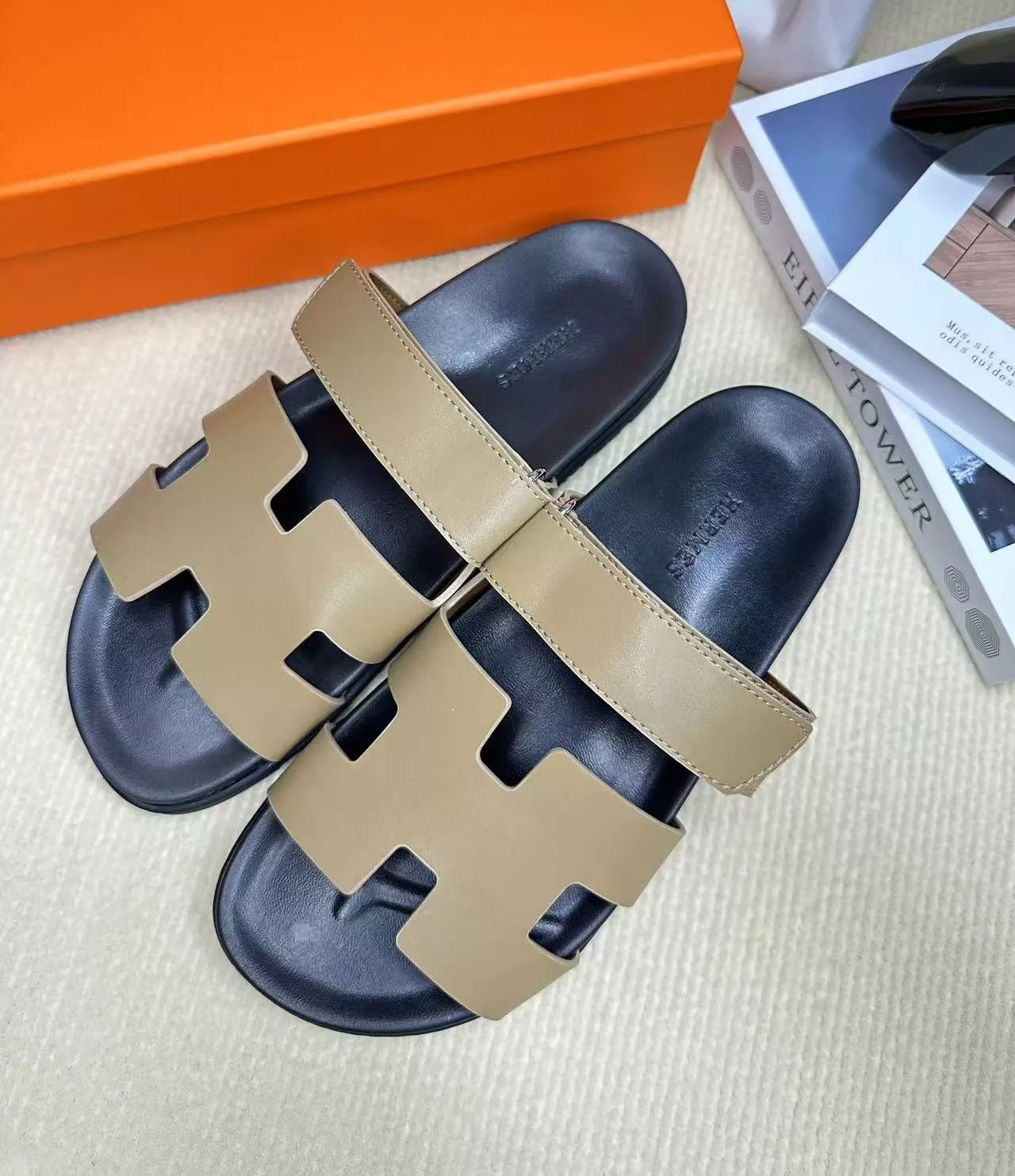 Durable 1403 Hermes Slippers For Men