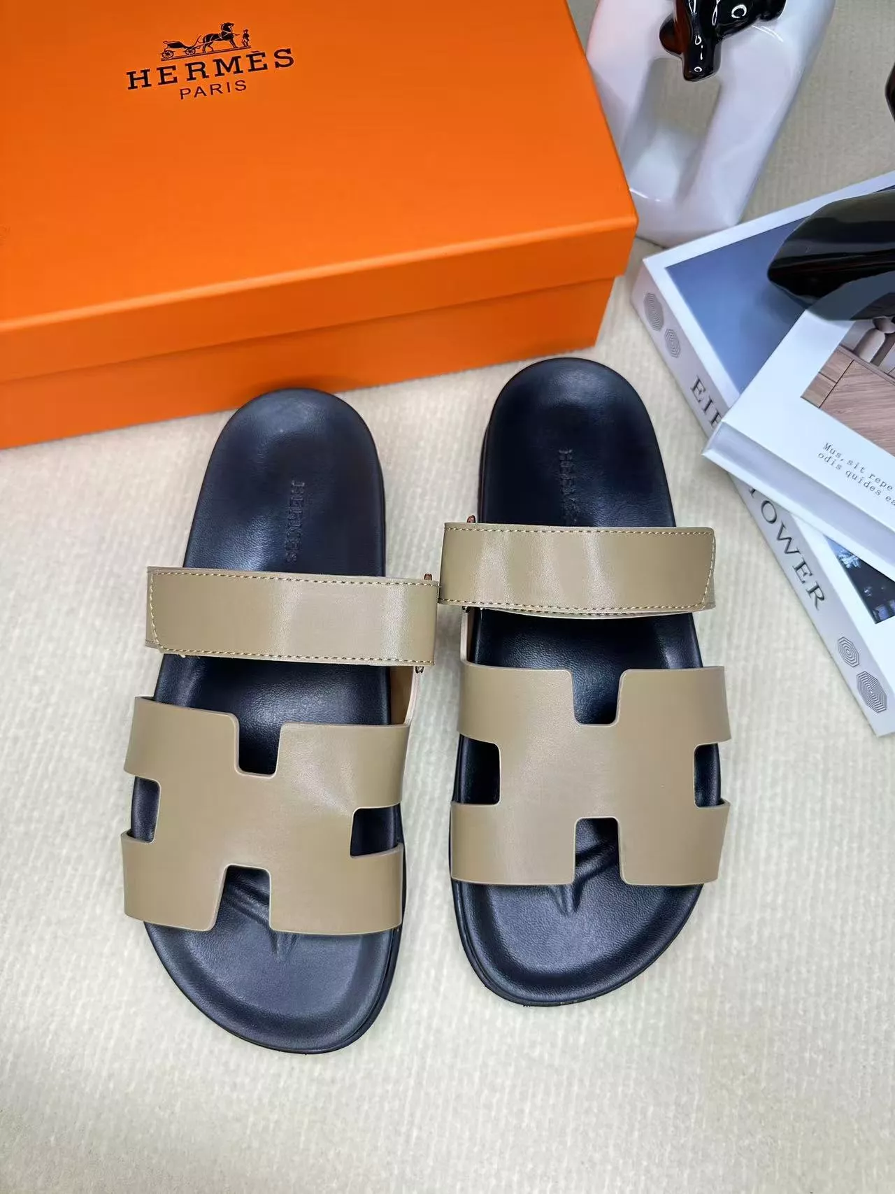 Durable 1403 Hermes Slippers For Men