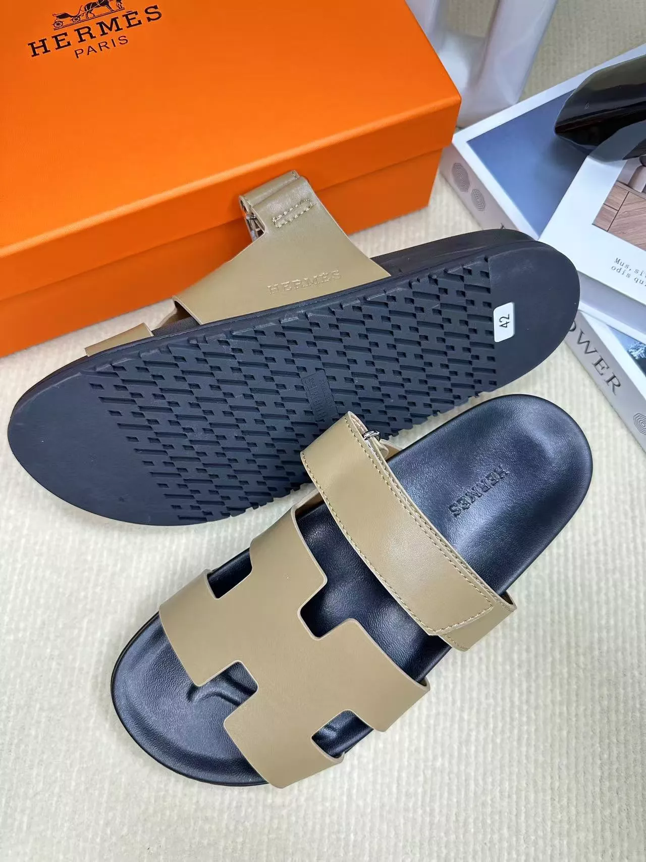 Durable 1403 Hermes Slippers For Men