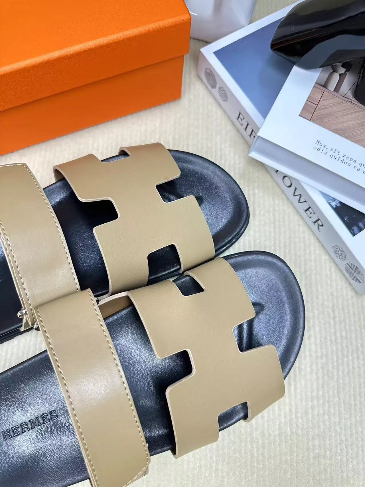 Durable 1403 Hermes Slippers For Men