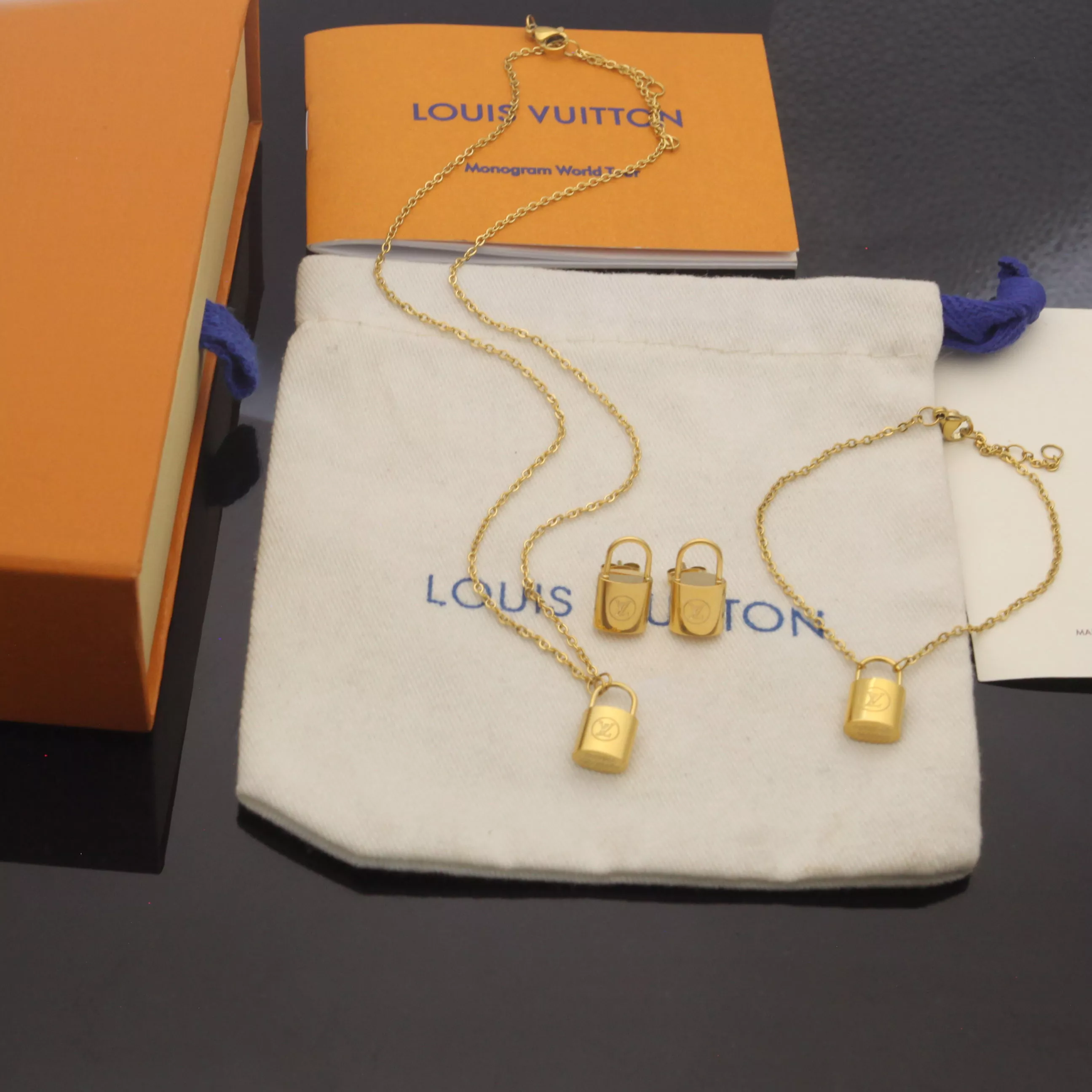 Durable 1516 Louis Vuitton LV Jewelry Set For Women