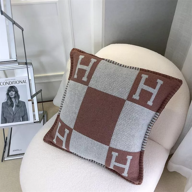 Durable 1582 Hermes Cushion
