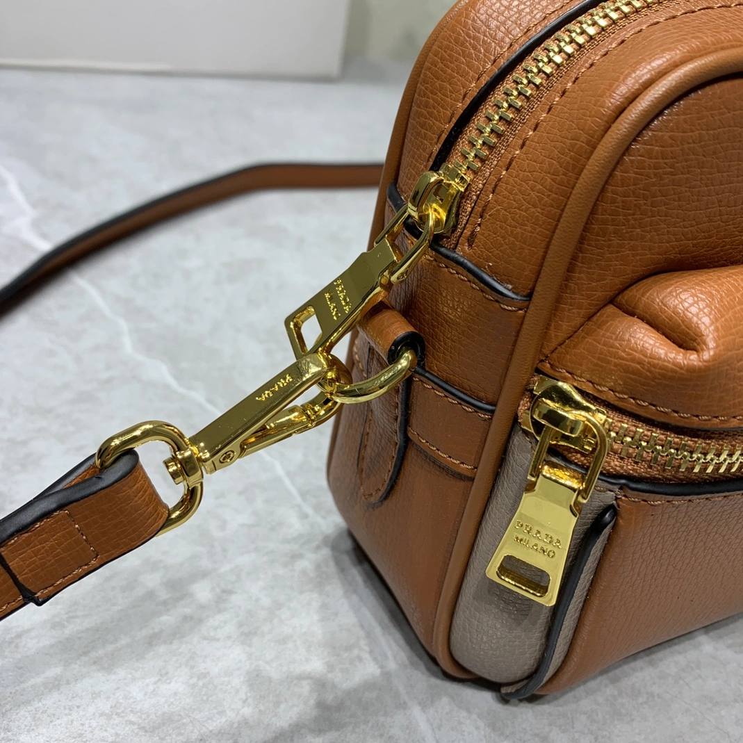 Durable 1683 Prada AAA Quality Messenger Bags For Women