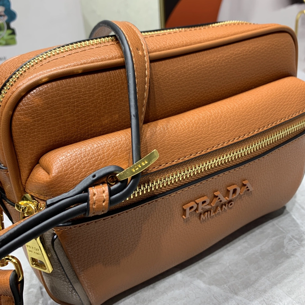 Durable 1683 Prada AAA Quality Messenger Bags For Women