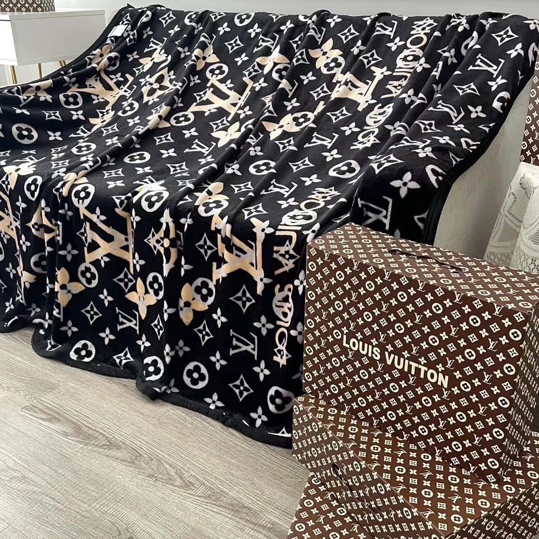 Durable 1778 Louis Vuitton LV Blanket