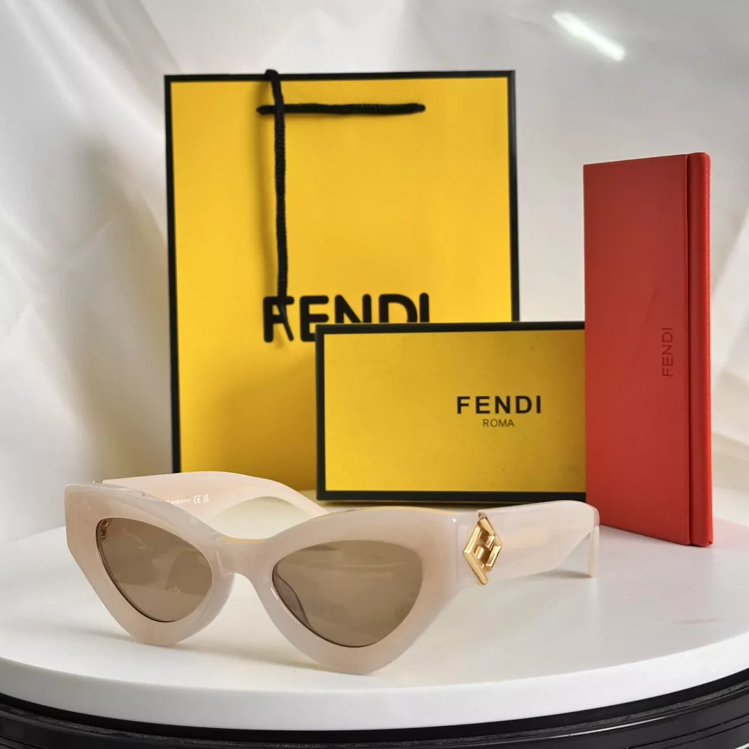 Durable 1792 Fendi AAA Quality Sunglasses