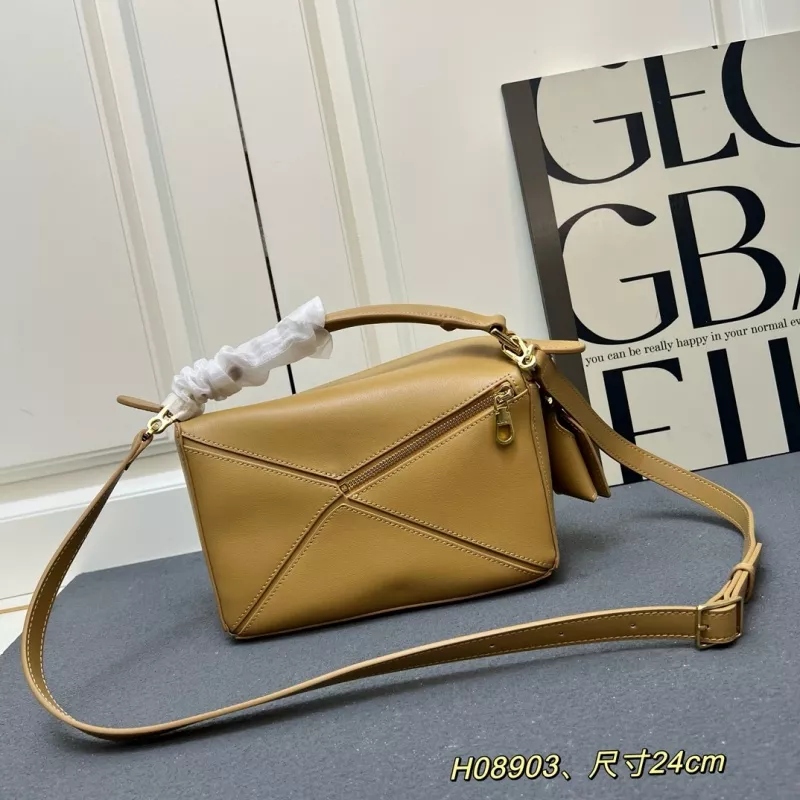 Durable 1916 LOEWE AAA Quality Messenger Bags For Women