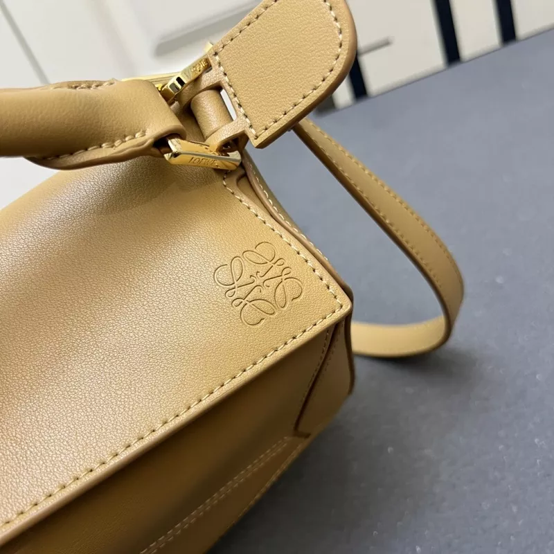 Durable 1916 LOEWE AAA Quality Messenger Bags For Women