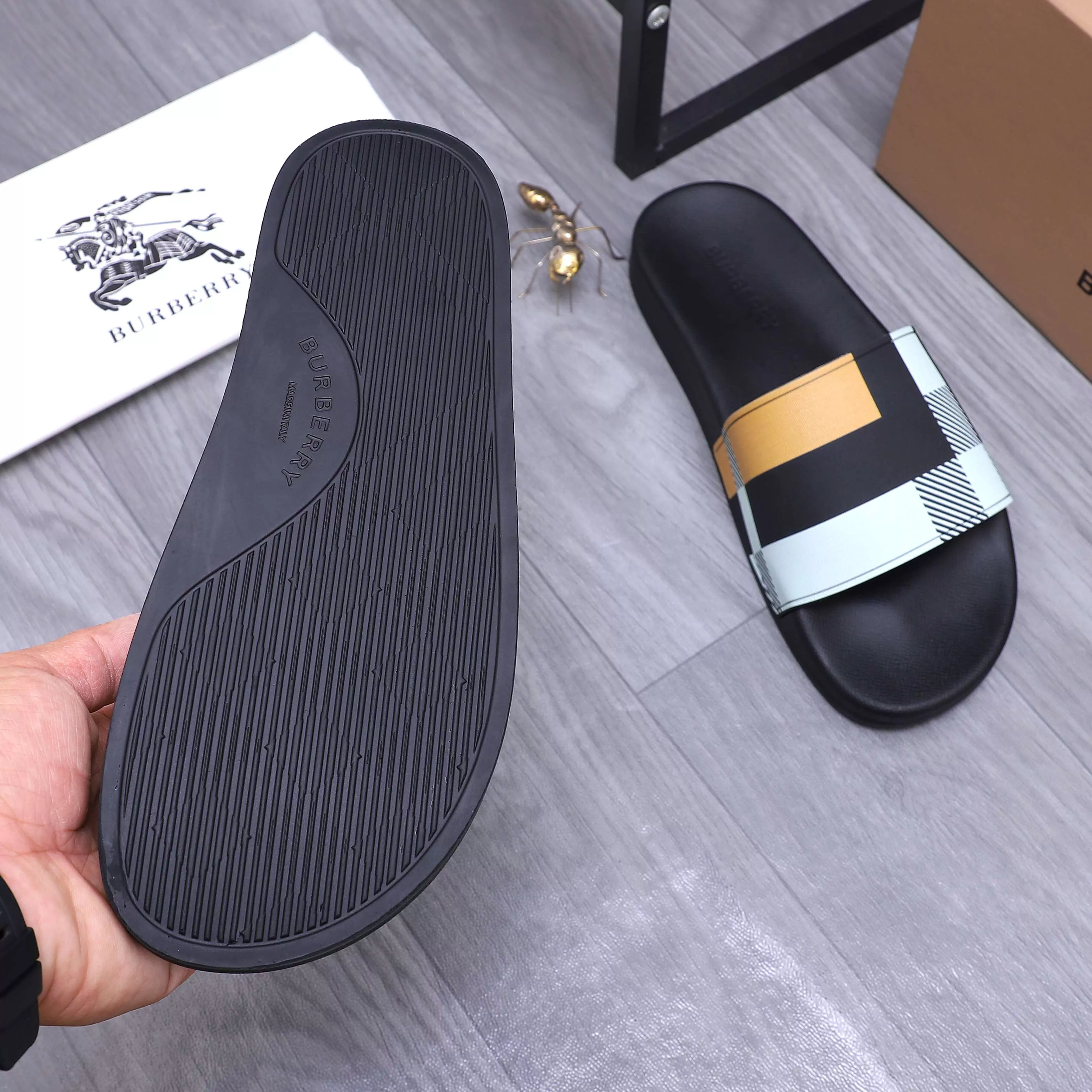 Durable 1949 Burberry Slippers For Men