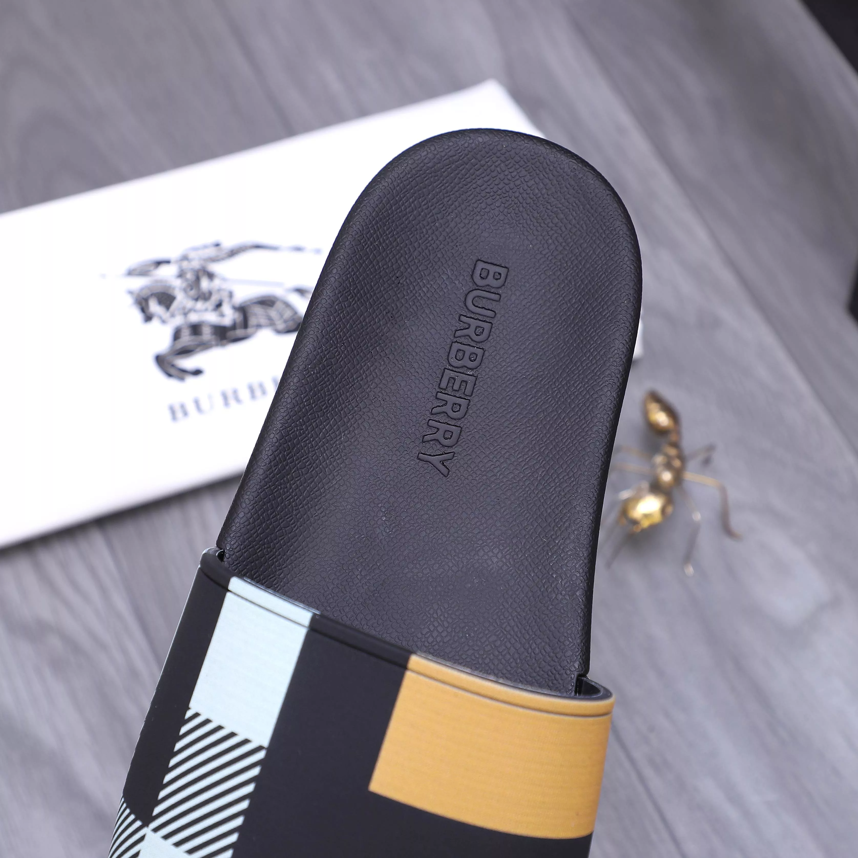 Durable 1949 Burberry Slippers For Men