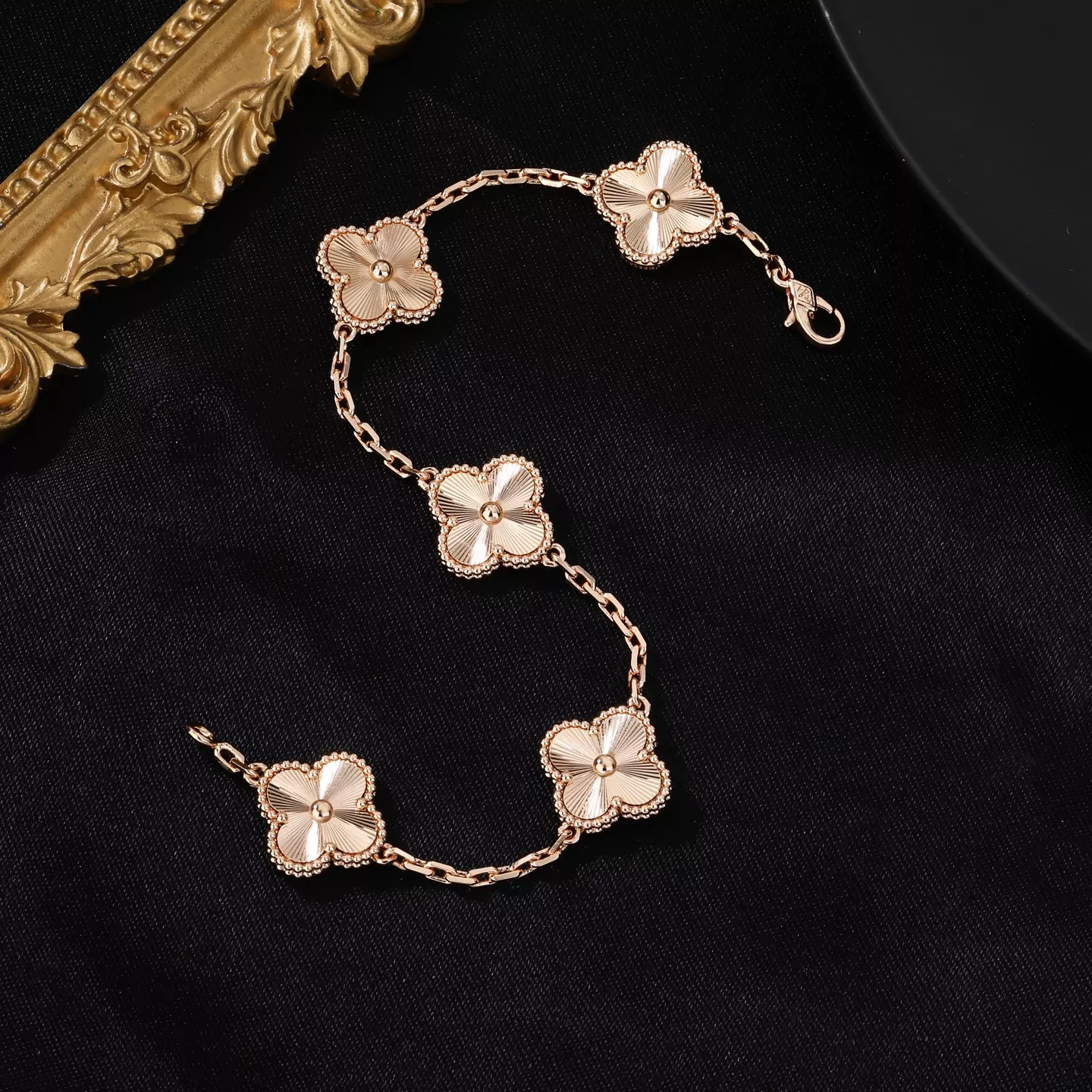 Durable 2077 Van Cleef & Arpels Bracelets For Women