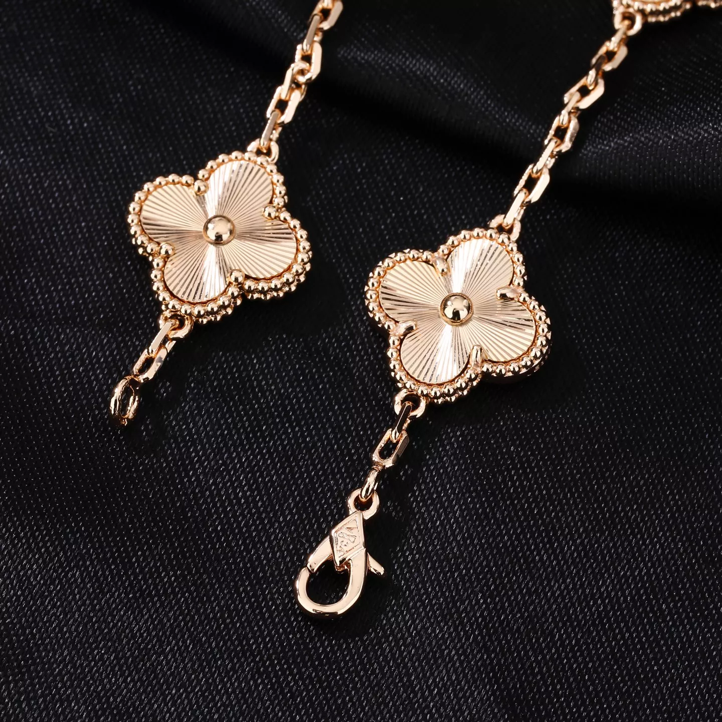 Durable 2077 Van Cleef & Arpels Bracelets For Women